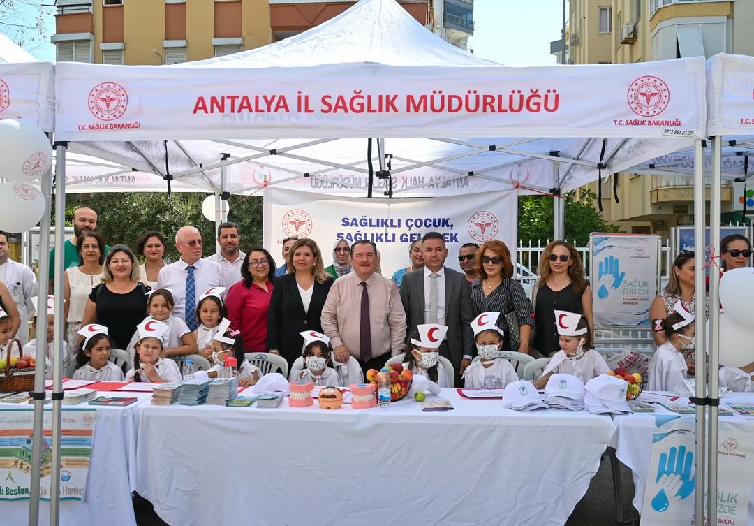 Antalya'da Halk Sağlığı Haftası Etkinliğiyle Sağlıklı Çocuk Sağlıklı Gelecek Vurgusu