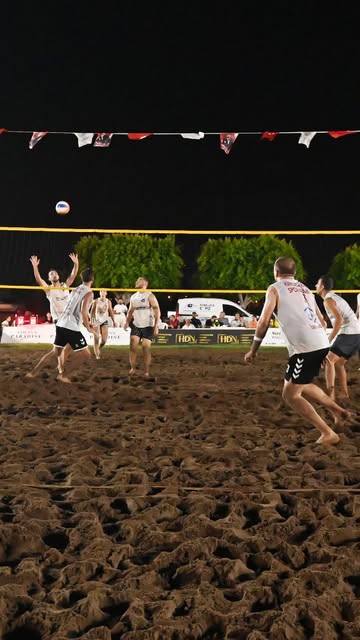 Antalya Kumluca'da 30 Ağustos Zafer Kupası Plaj Voleybolu Turnuvası Finalde