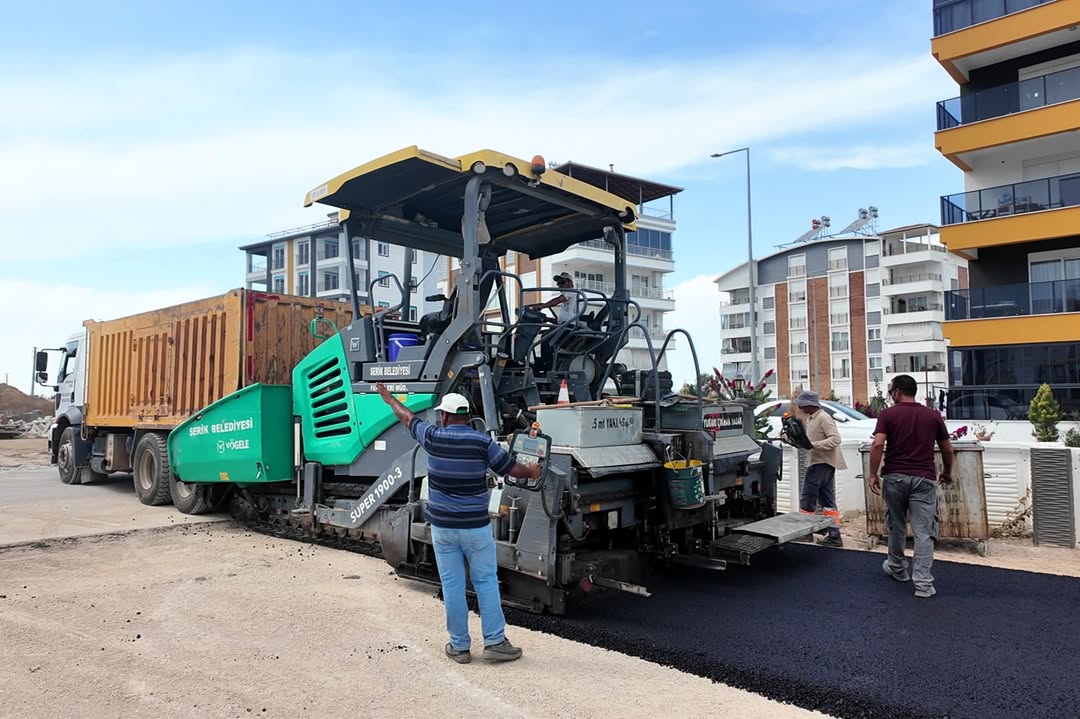 Antalya Serik'te Asfalt Çalışmaları Hız Kazandı