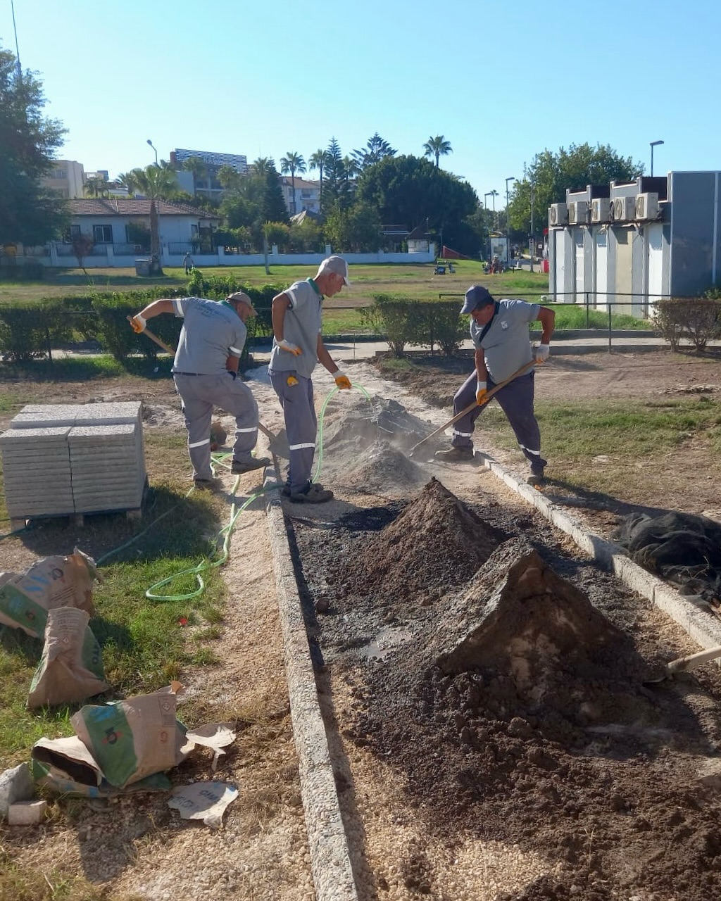 Antalya Manavgat'ta Park ve Bahçeler Müdürlüğü'nden Bakım Çalışmaları