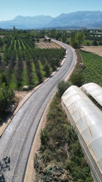 Elmalı'da Zümrütova ve Armutlu Mahalleleri Asfaltla Buluştu