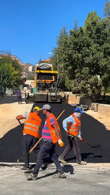 Elmalı'da Asfalt Seferberliği Devam Ediyor