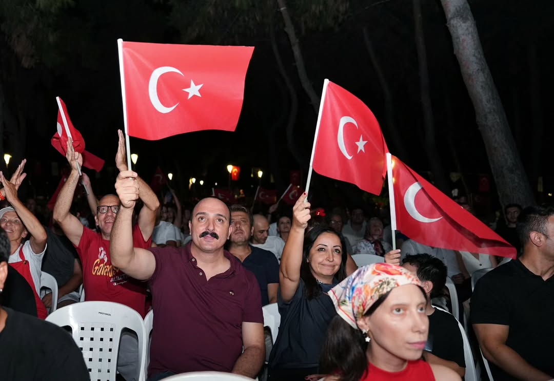 A Milli Erkek Basketbol Takımı Finale Yükseldi: Antalya'da Coşkulu Destek
