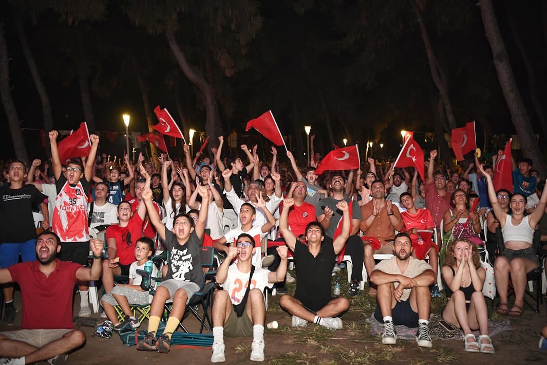 Antalya Konyaaltı Belediyesi, 12 Dev Adam'ı HayatPark'ta Destekledi