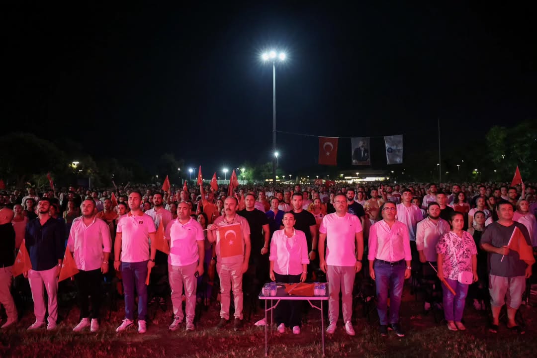 Antalya'da Avrupa Basketbol Şampiyonası Coşkusu: Milli Takım Kutlandı