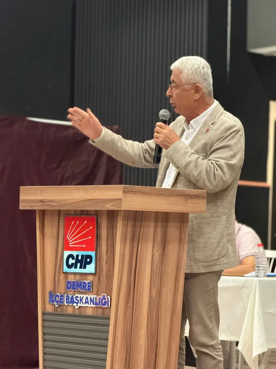 CHP Demre İlçe Kongresi Yapıldı: Yeni Başkan Adayları Belirlendi