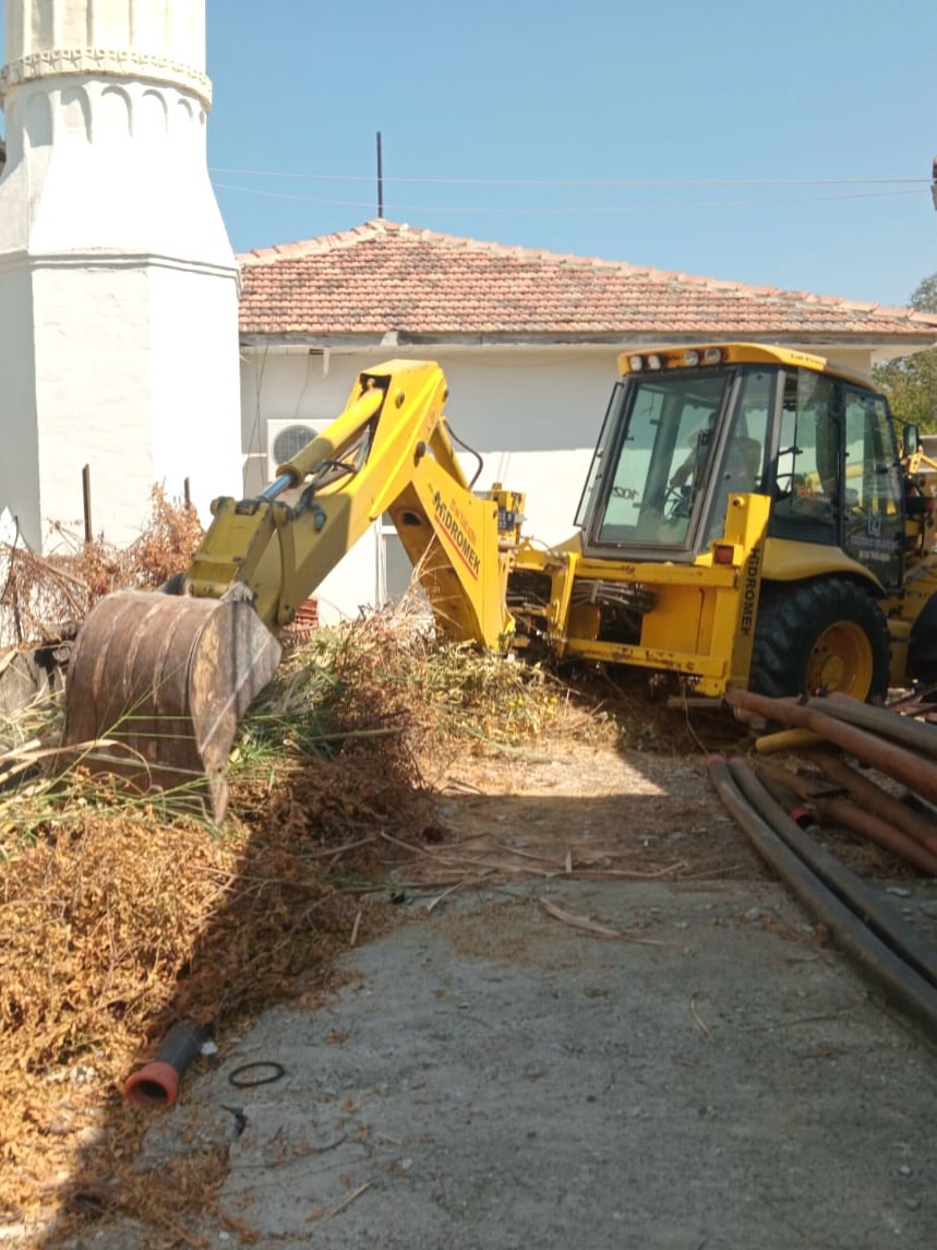 Antalya Manavgat'ta Çevre Temizliği Devam Ediyor