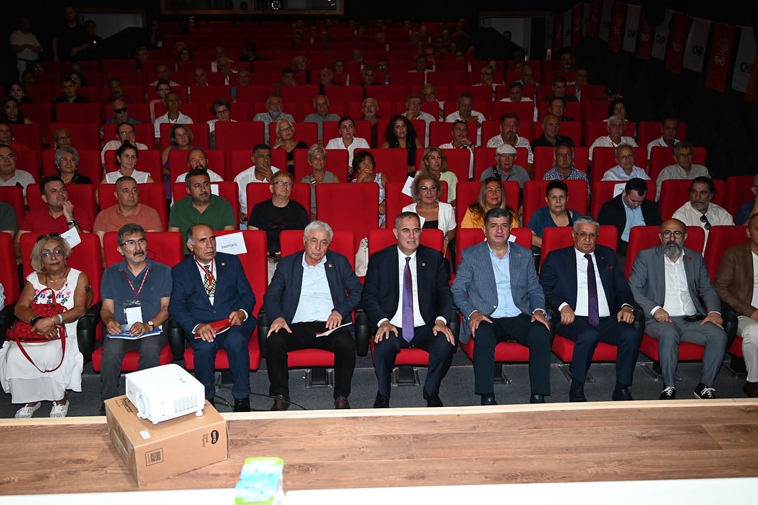 Sedat Karakaya, Kemer İlçe Başkanı Olarak Görevine Devam Edecek