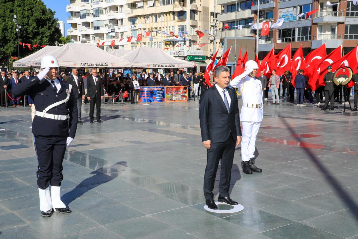 Antalya'da Gaziler Günü Programına AK Parti Katılımı