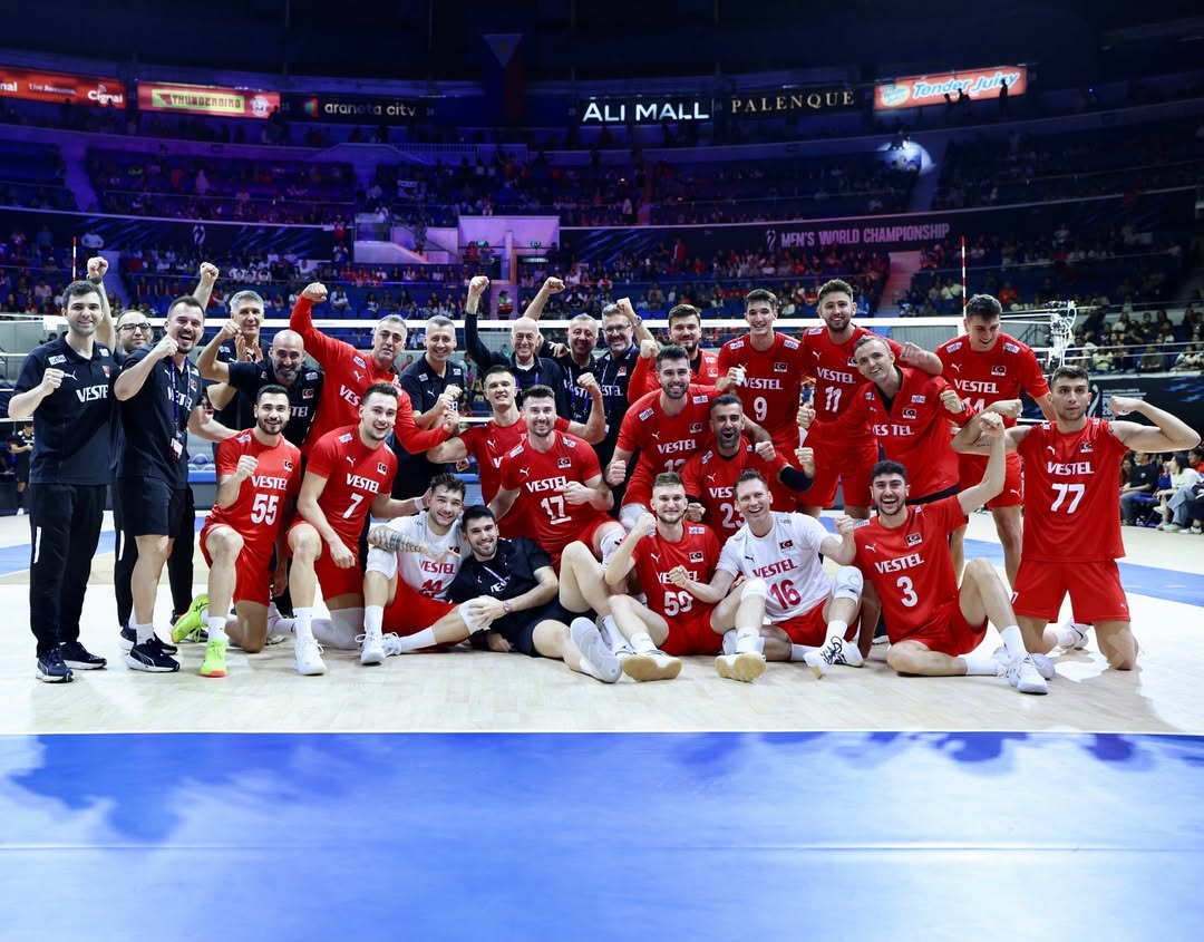 A Milli Erkek Voleybol Takımı Dünya Şampiyonası'nda Çeyrek Finale Yükseldi