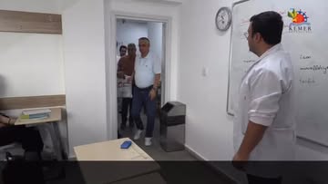 Kemer Belediyesi Üniversite Sınavı Hazırlık Kursu Öğrencilerine Ücretsiz Kitap Desteği Sağladı