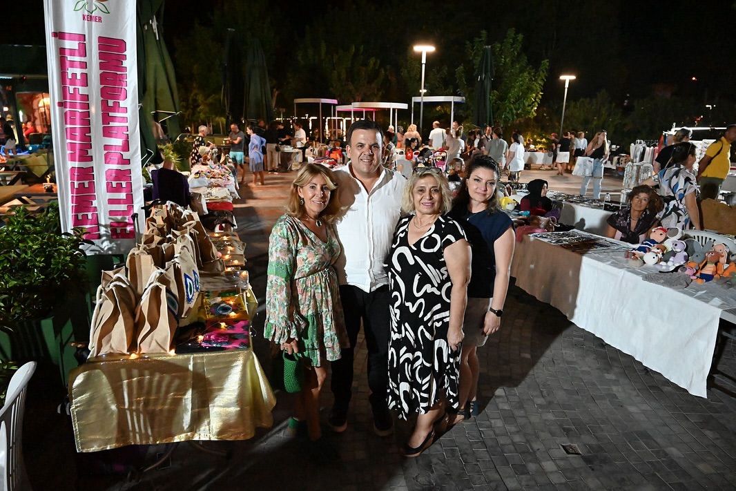 Antalya Kemer'de Üreten Ev Hanımları Kermesi Yoğun İlgi Gördü