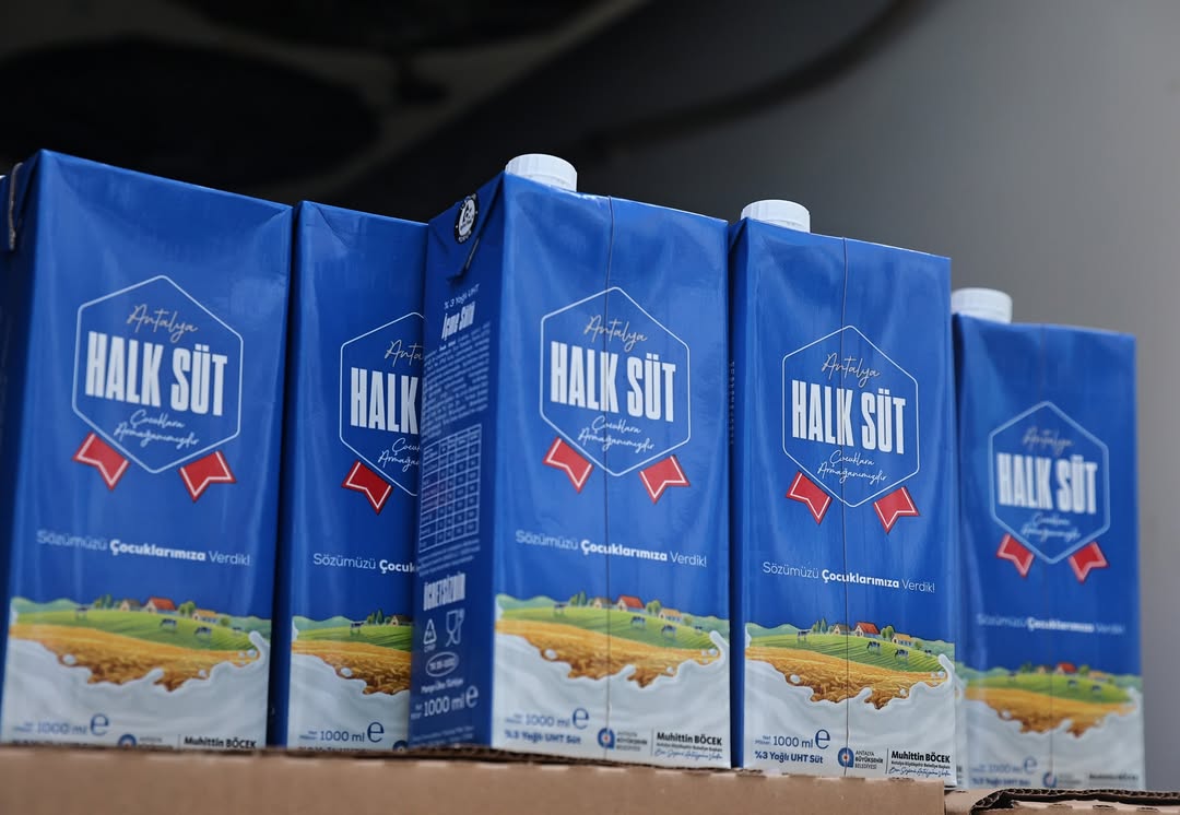 Antalya Büyükşehir Belediyesi'nden Çocuklara Süt Desteği: 525 Bin Litre Dağıtıldı