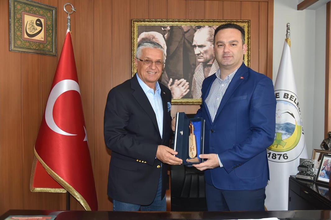 Antalya Kemer Belediye Başkanı Topaloğlu, Görele Belediye Başkanı Dede'yi Ziyaret Etti