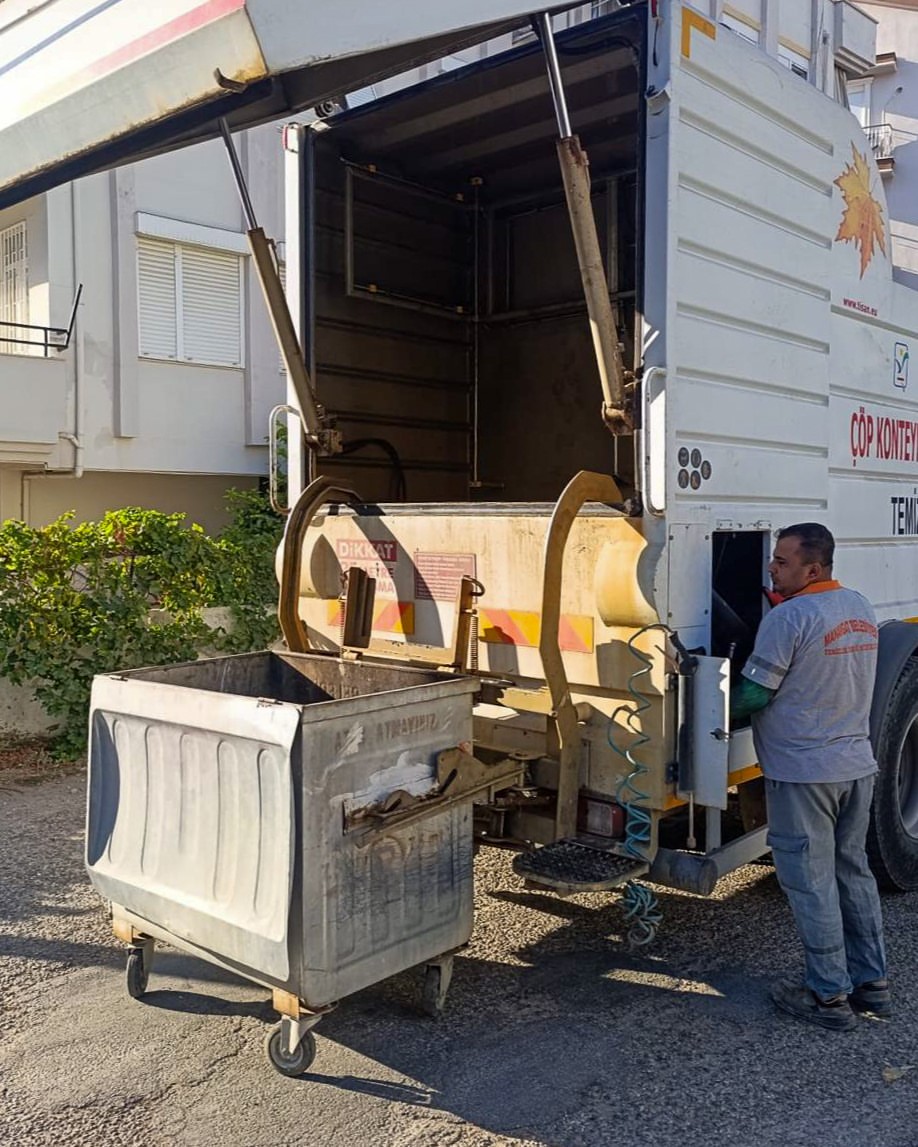 Antalya Manavgat'ta Temizlik Çalışmaları Devam Ediyor