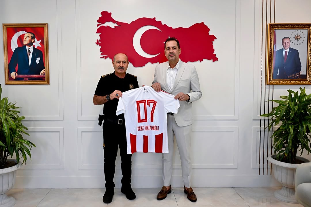 Antalyaspor Heyeti, Yeni Atanan Emniyet Müdürü'nü Ziyaret Etti