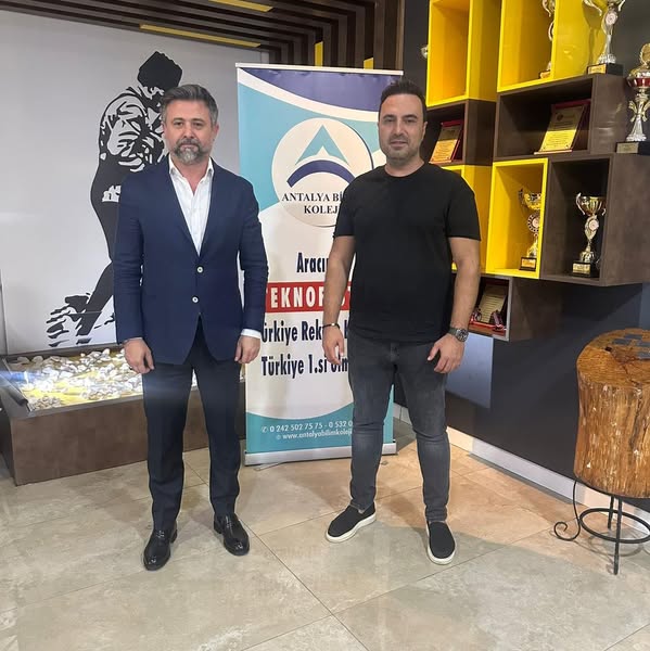 MHP Antalya İl Başkanlığı, Antalya Kültür Bilim Koleji Kurucusu Hakan Karataş'ı Ziyaret Etti