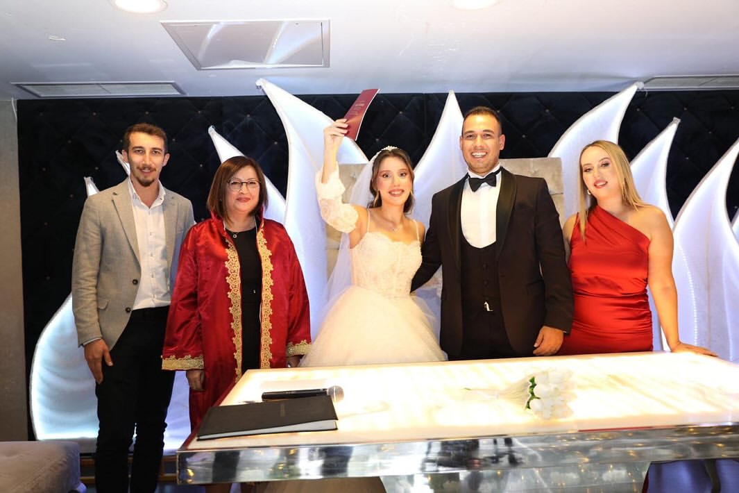 Akseki Belediye Başkanı, Çalışanının Nikah Şahitliğini Yaptı