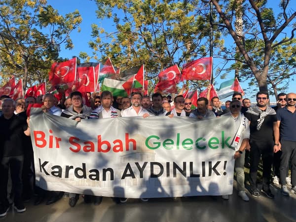 Antalya'da Gazze İçin Kararlılık Yürüyüşü Düzenlendi