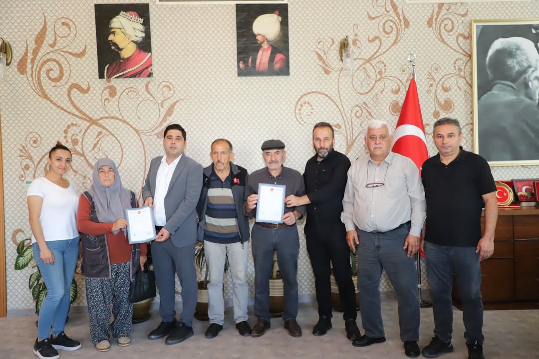 Antalya Aksu'da Pınarlı, Cihadiye ve Çamköy Mahallelerinde Tapu Sevinci