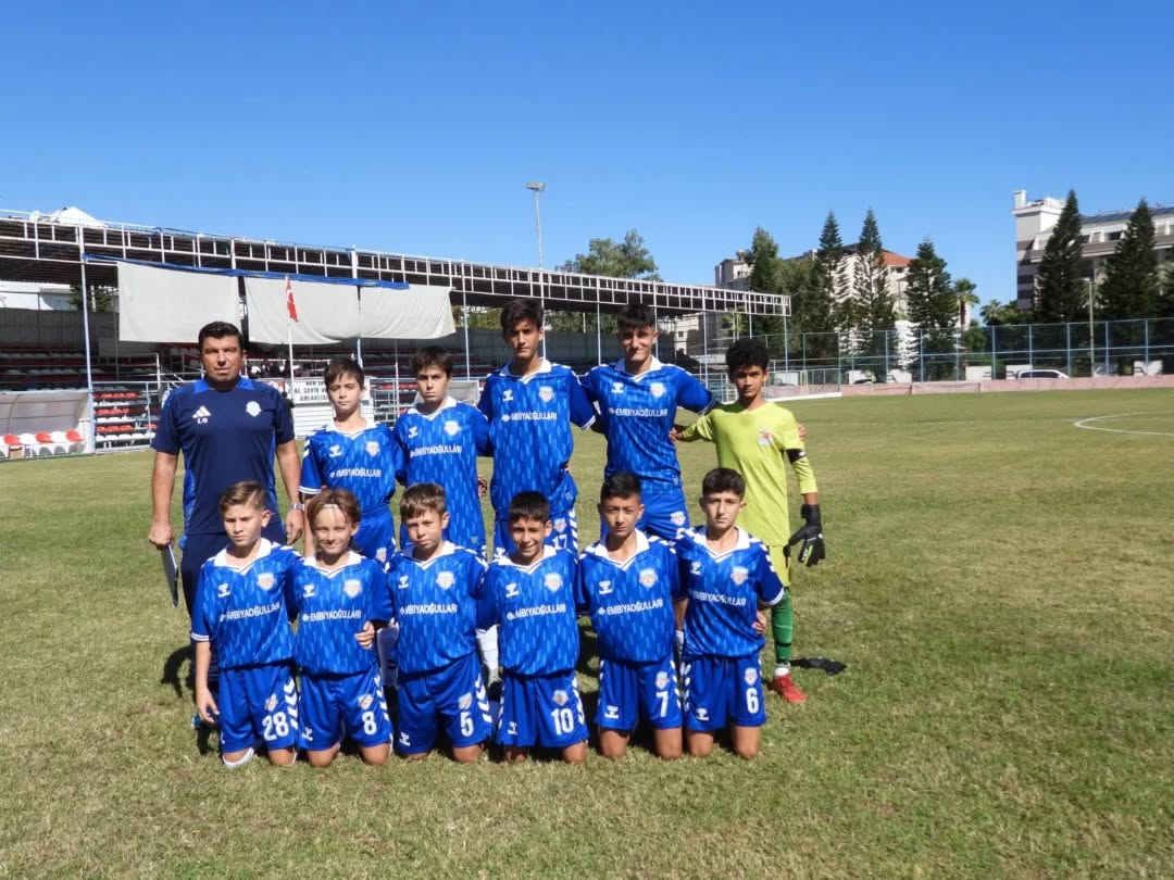 Kemer Belediye Merkez Spor U14 Takımı, Antalya 07 Spor'u 4-2 Mağlup Etti