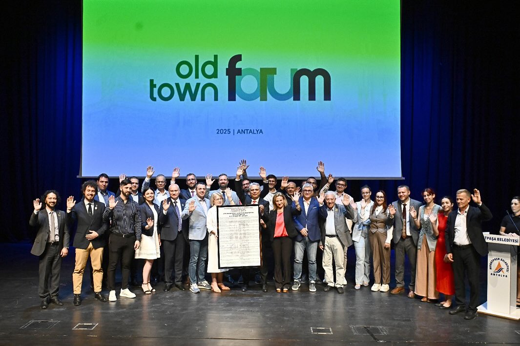 Antalya'da 10. Kaleiçi Festivali'nde Barış Forumu Düzenlendi, Kardeş Şehir İş Birlikleri Başlatıldı