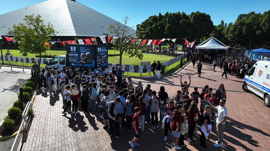 Antalya Kitap Fuarı Rekor Kırdı: 1 Milyon 103 Bin Ziyaretçi