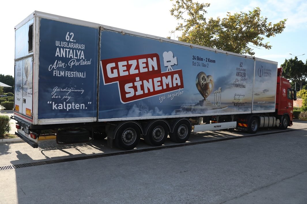 Antalya'da Sinema Şöleni: Gezen Sinema ile 16 İlçede Ücretsiz Film Gösterimi