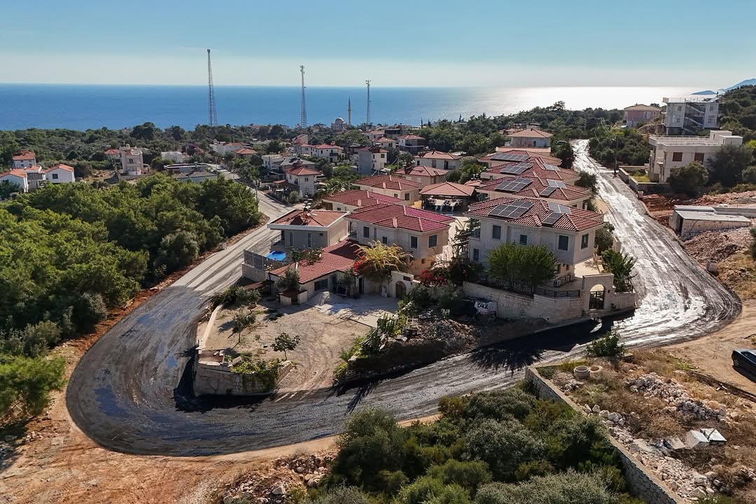 Demre Belediyesi Büyükkum Mahallesi'nde Asfalt Çalışmasını Tamamladı