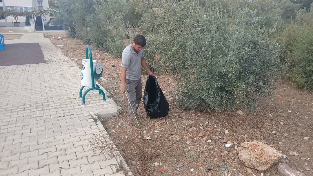 Aksu Belediyesi, Mahalle ve Okul Çevrelerinde Temizlik Seferberliği Başlattı