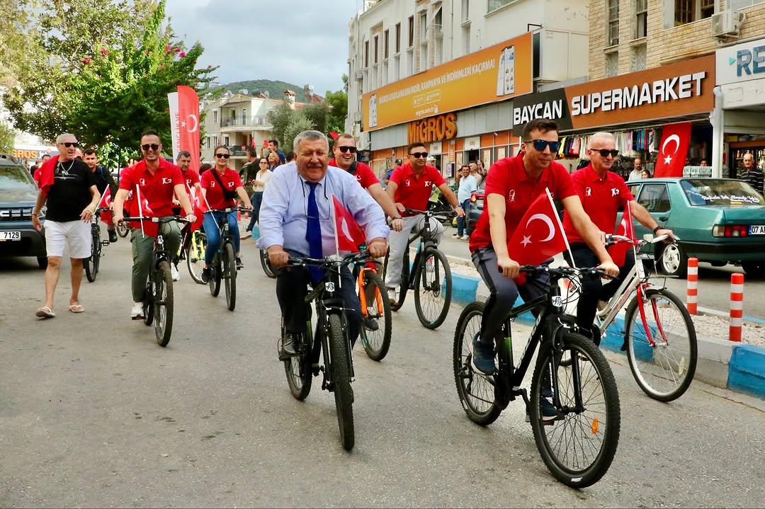 Kaş'ta Cumhuriyet Bayramı Coşkusu Bisiklet Turuyla Yaşandı